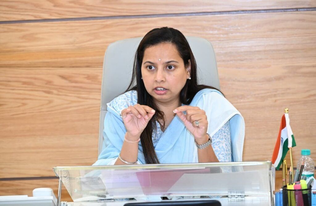 Minister Aditi Tatkare Visits Anganwadi Centres and Nutrition Rehabilitation Facilities in Melghat