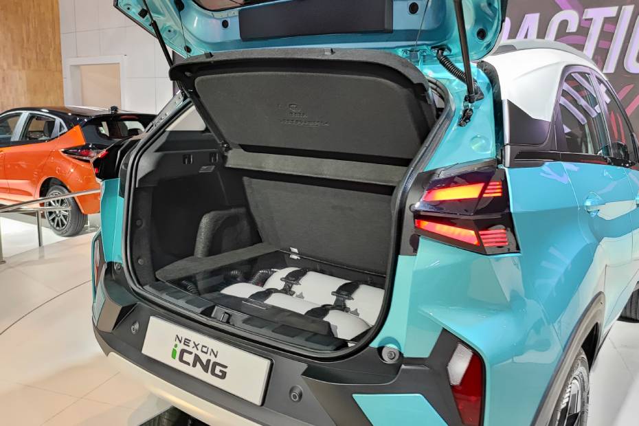 2024 Tata Nexon Smart (O) CNG Price, Specs, Top Speed & Mileage in India