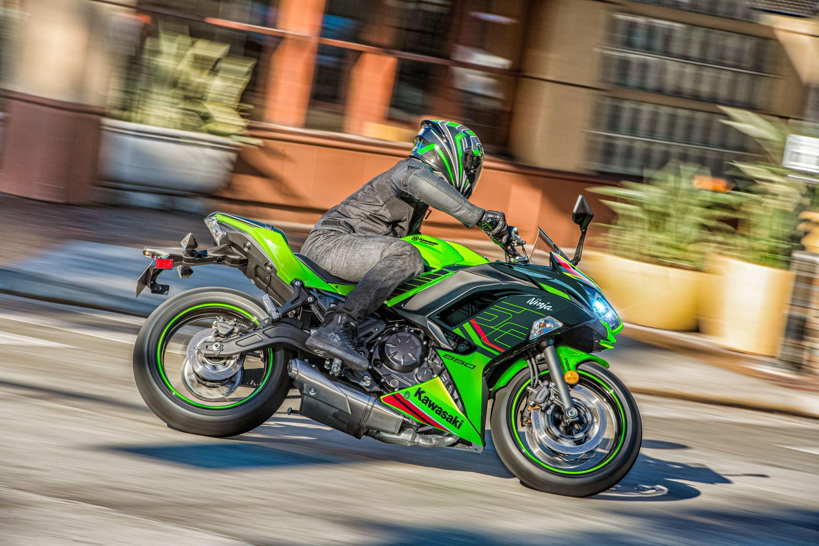 2024 Kawasaki Ninja 650 Price, Specs, Top Speed & Mileage in India (New