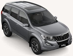 2018 Mahindra XUV500 Moondust Silver