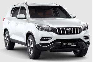 Mahindra Alturas G4 New Pearl White