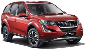 Mahindra XUV500 W11 (O) Image