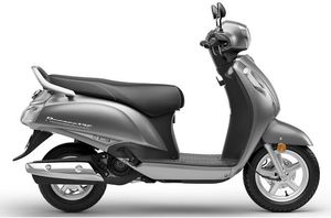 Suzuki Access 125 in Fibroin Grey Color