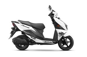 Suzuki Avenis Pearl Mirage White/ Metallic Matte Fibroin Grey