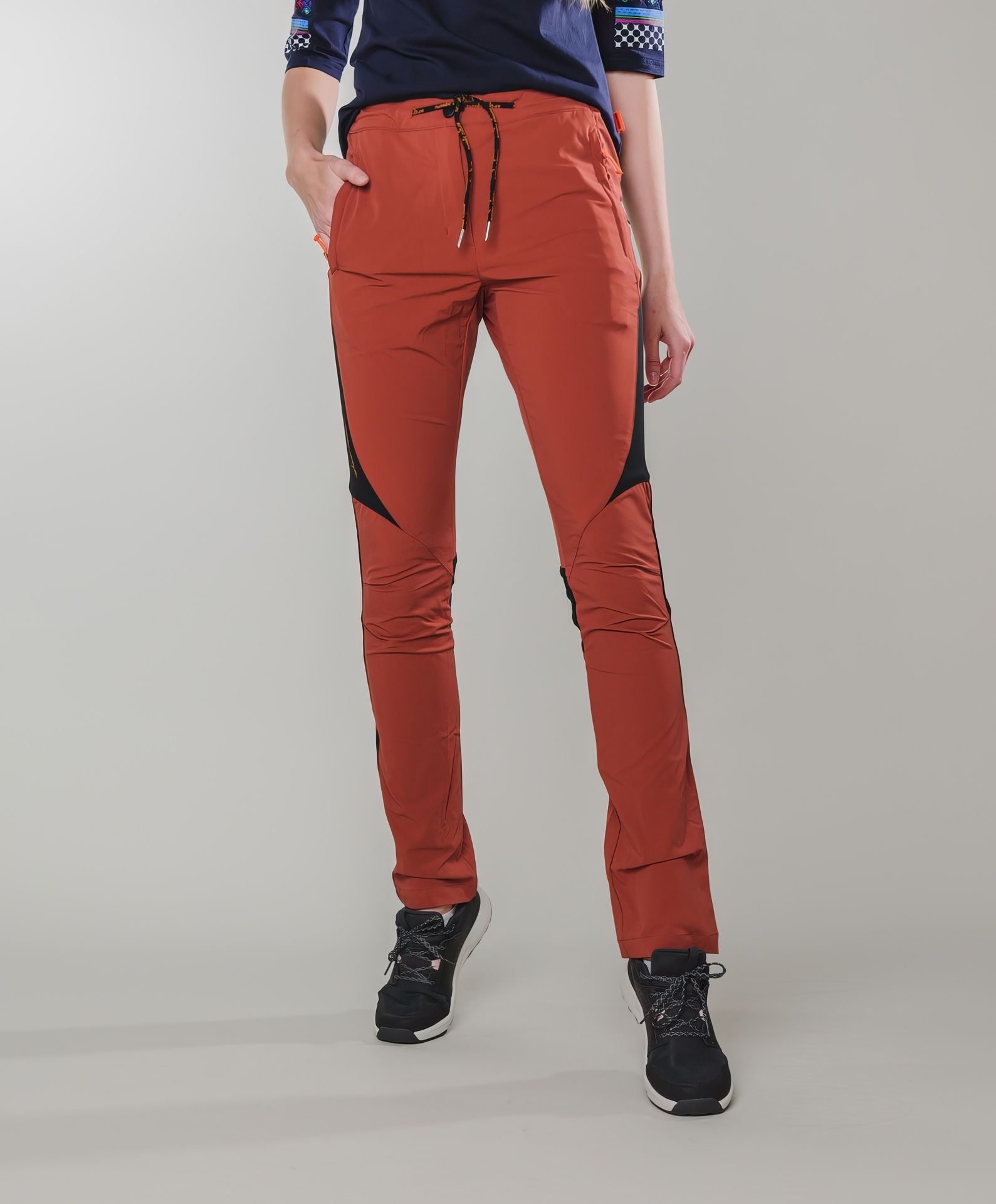 Akna Comfit Pants - Women's Trekking Pants