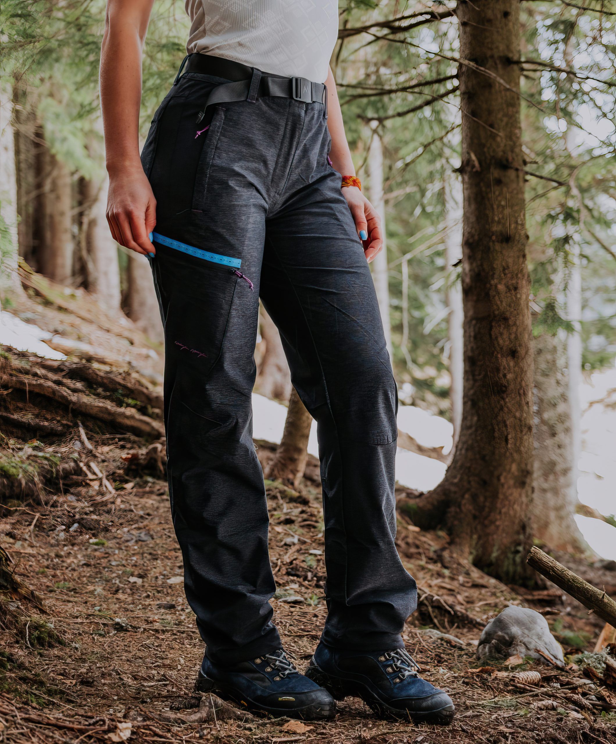 Chel pants black for hiking from MAYA MAYA are 4-way stretch and light for women in the summer.