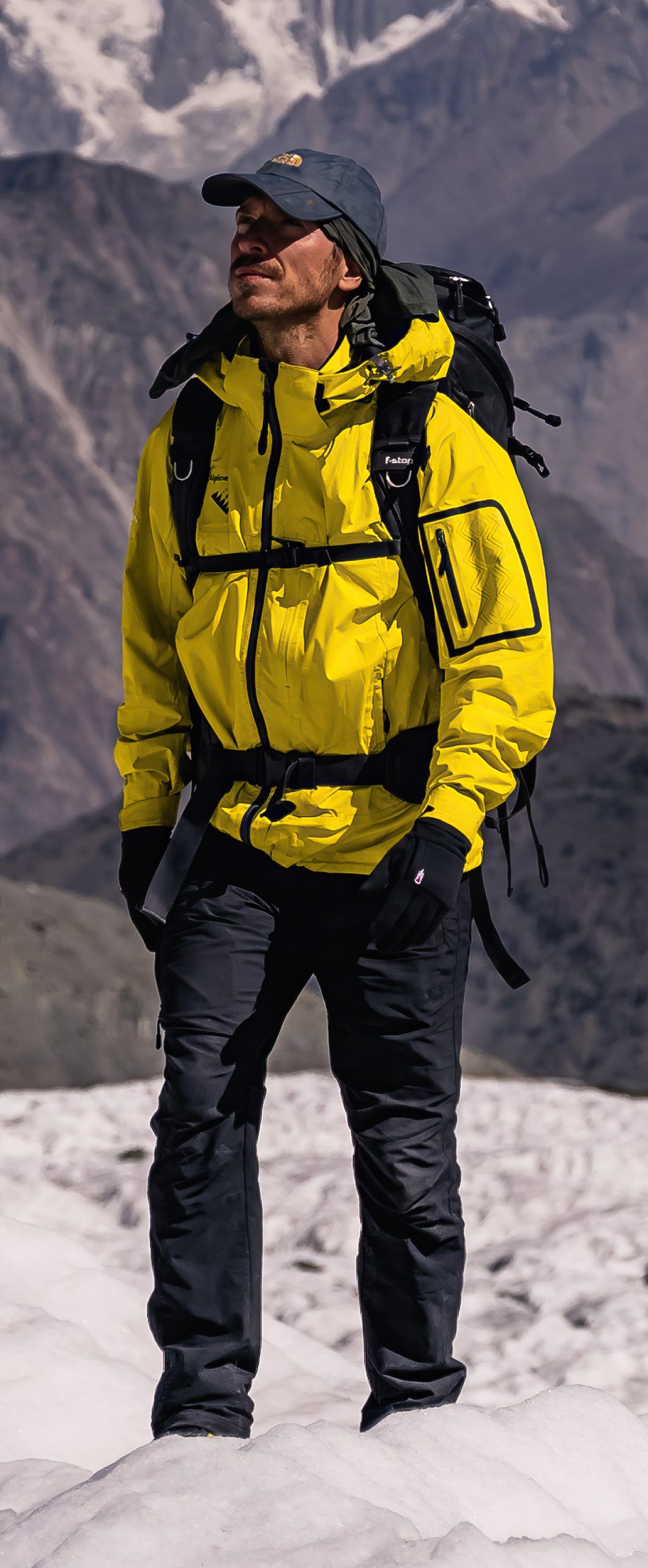 Ikal jacket hardshell yellow from MAYA MAYA is designed for extreme weather conditions for men in the outdoors.