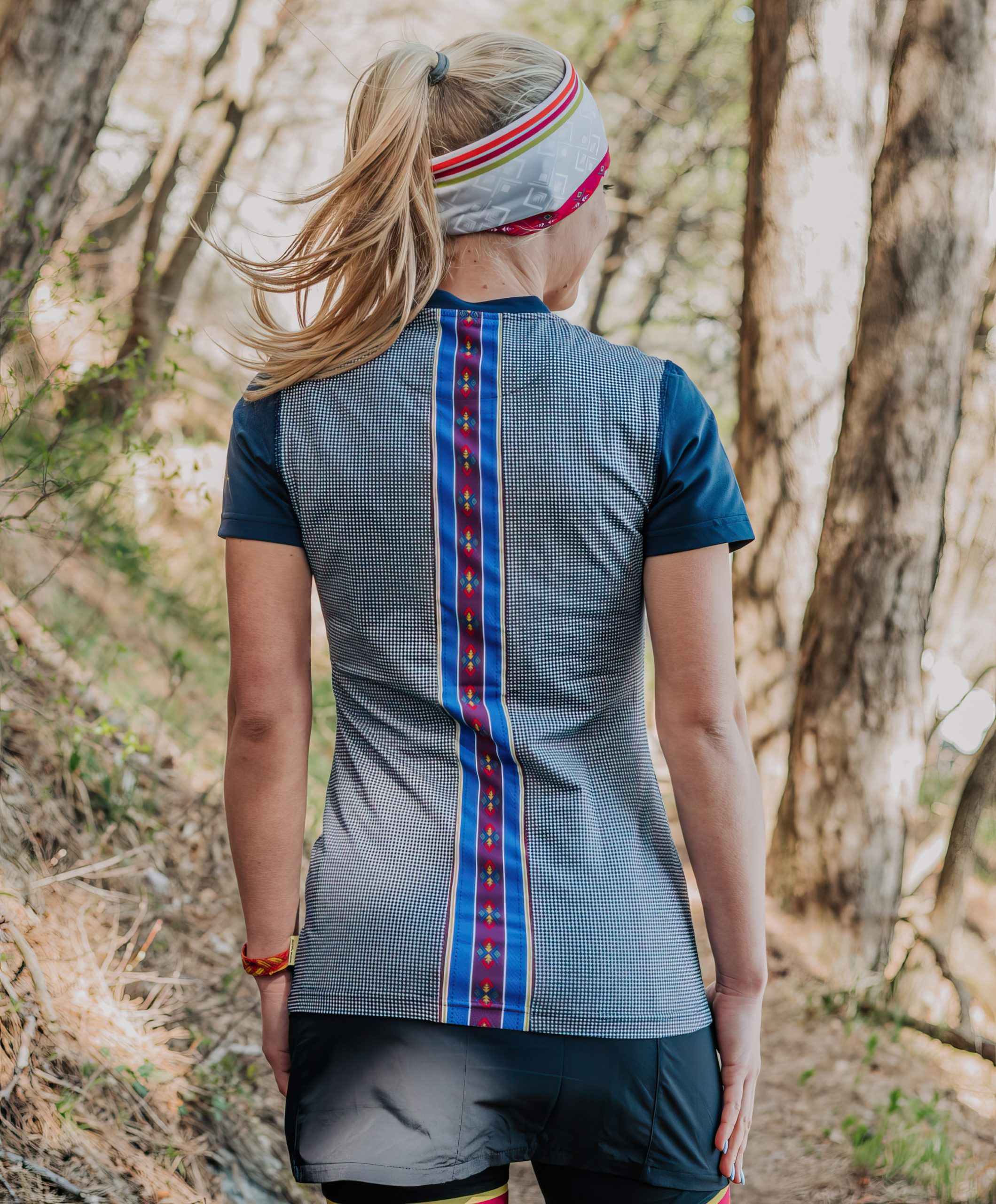 Nakawe shirt blue from MAYA MAYA is a functional women's shirt for outdoor activities