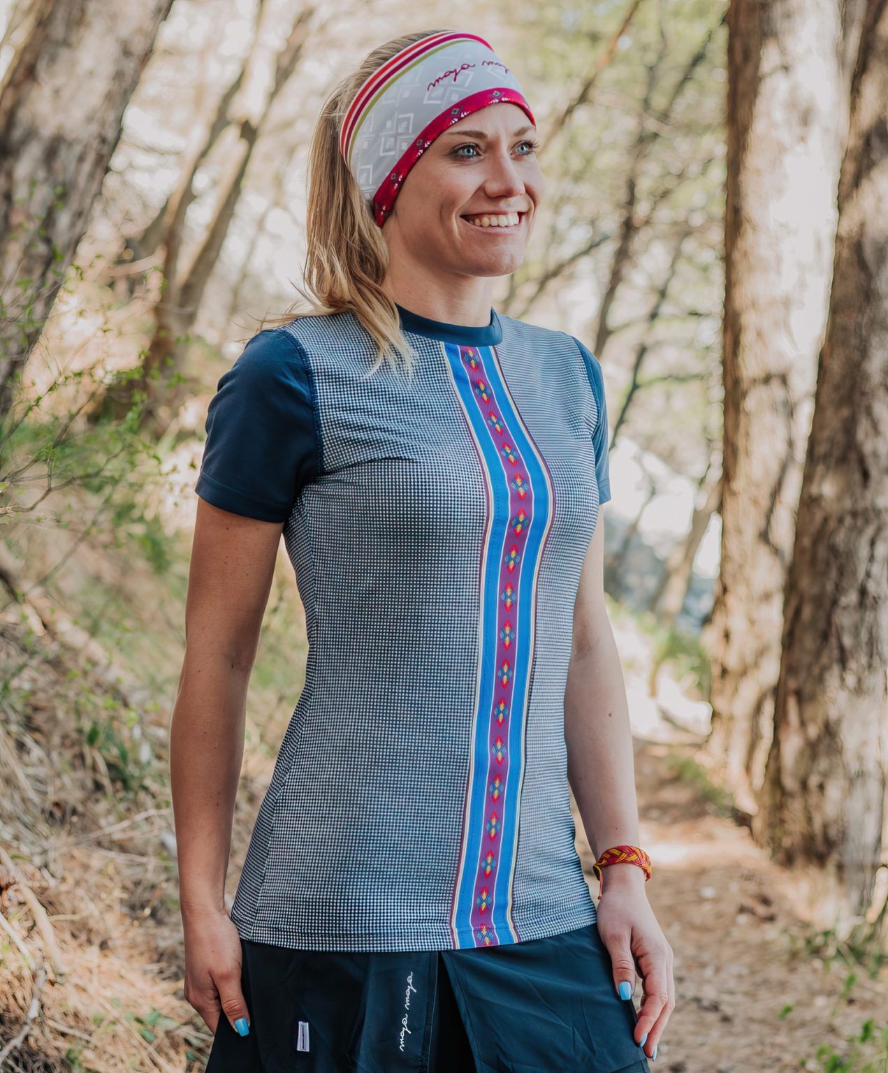 Nakawe shirt blue from MAYA MAYA is a functional women's shirt for outdoor activities