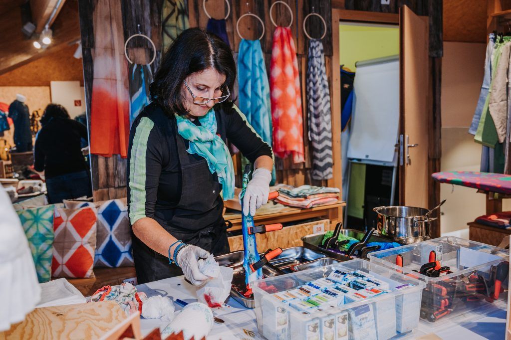 Tatjana showing shibori at the Meet the Tribe event.