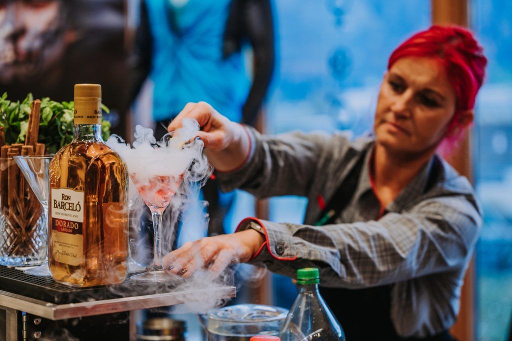 Draga Kepeš a world barmaid champion making cocktails.