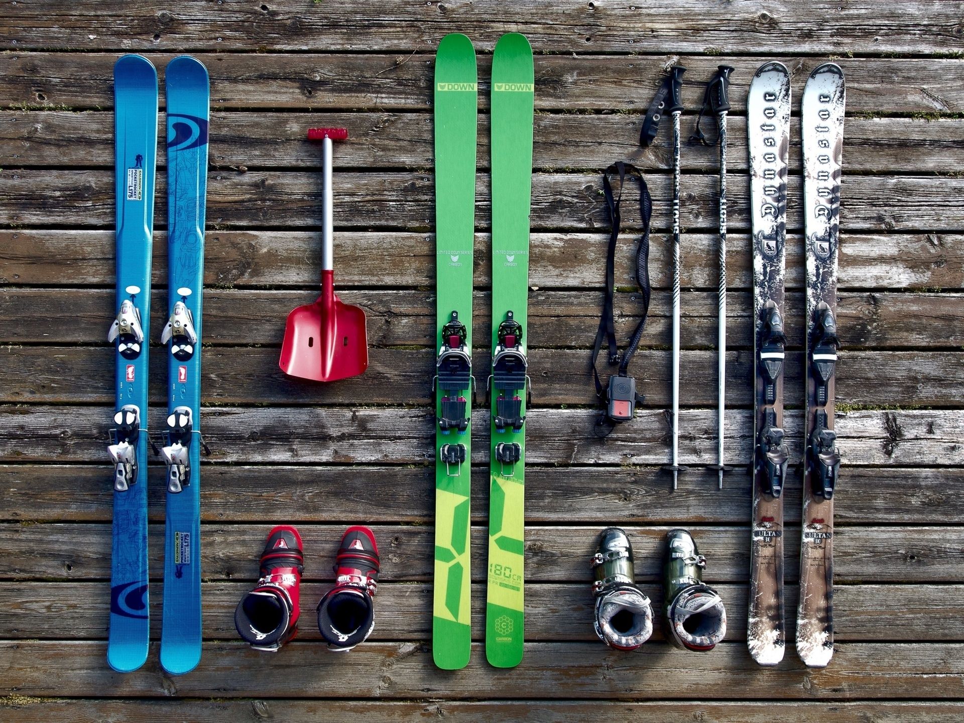 Skis and other basic freeride skiing equipment.