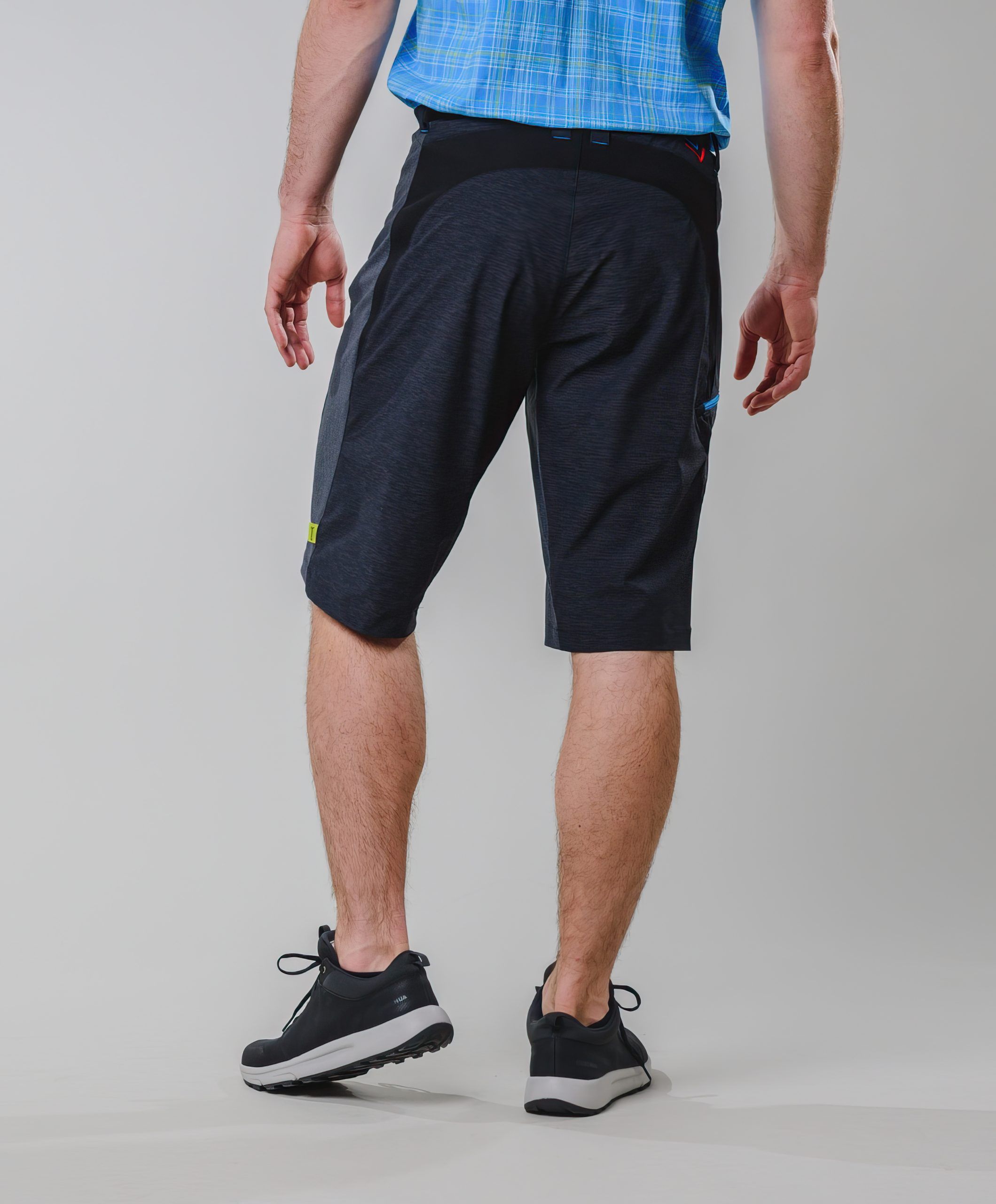 Tanok bermuda black from MAYA MAYA are 4-way stretch and FastDrying men hiking bermudas