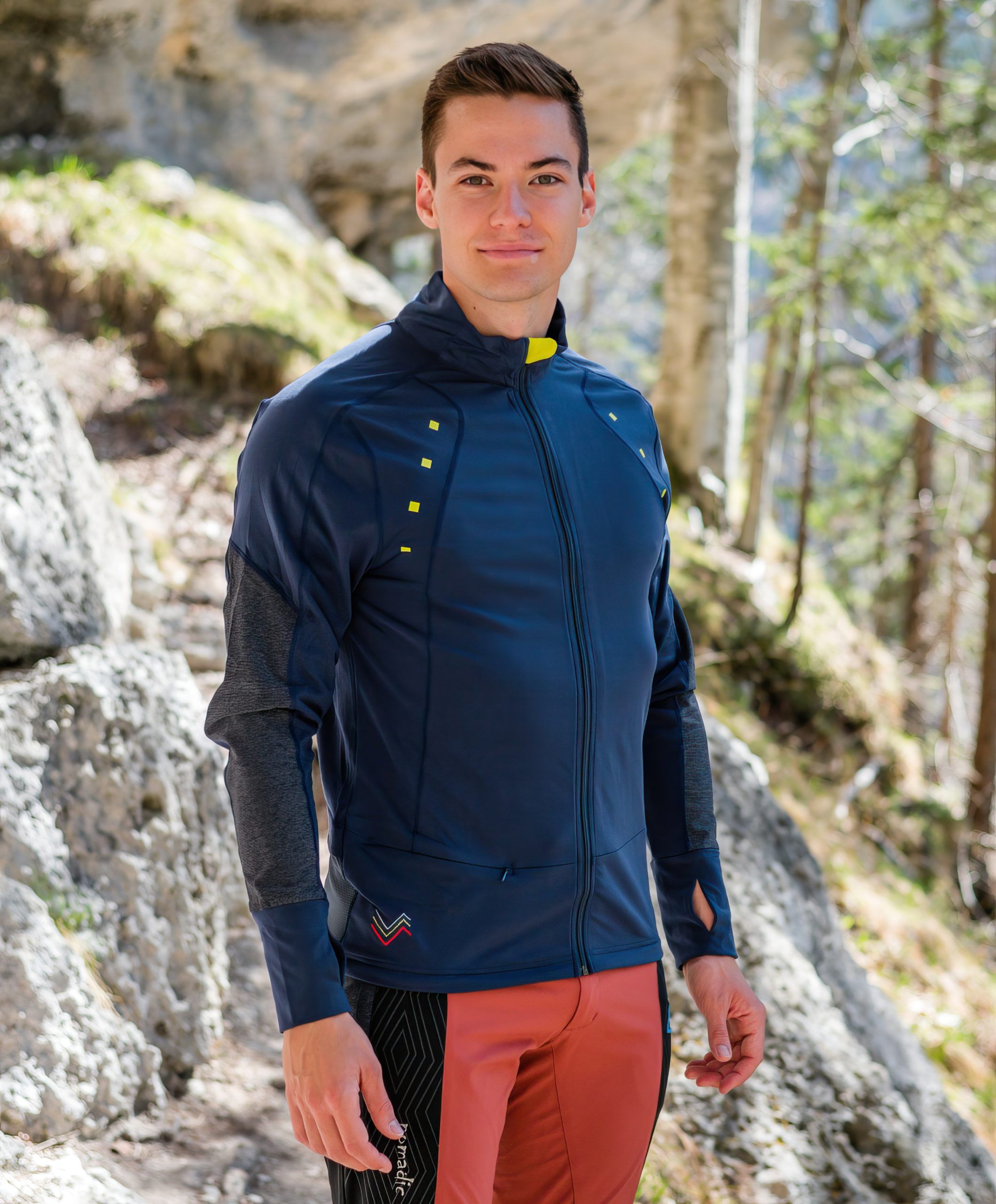 Trail sweater navy from MAYA MAYA is light and soft men's midlayer perfect for hiking and other outdoor activities