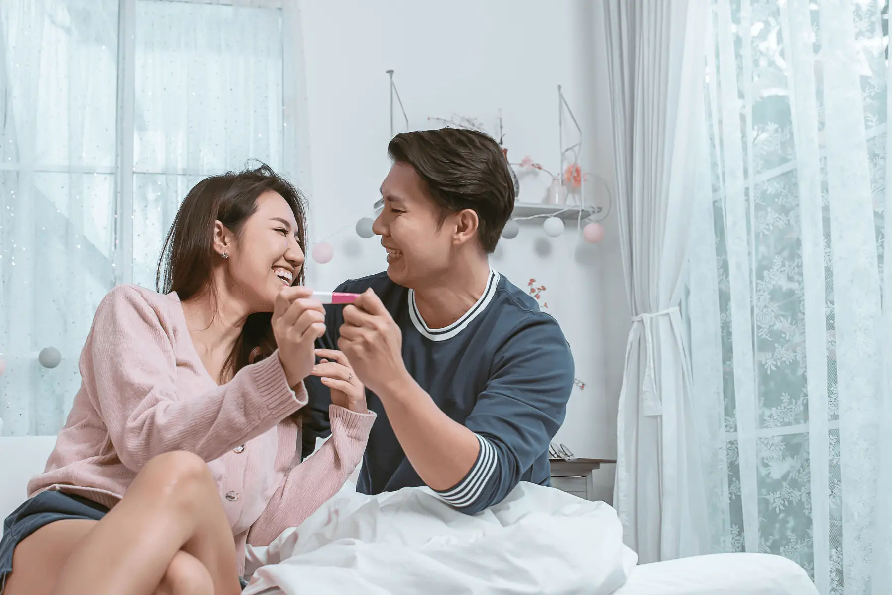 Cách Nhận Biết Có Thai Qua Nước Tiểu: Hướng Dẫn Chi Tiết