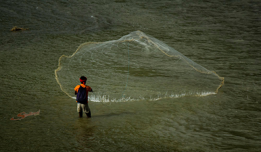 The Majhi of Nepal: River People, Nature Worship and a Vanishing Way of Life 