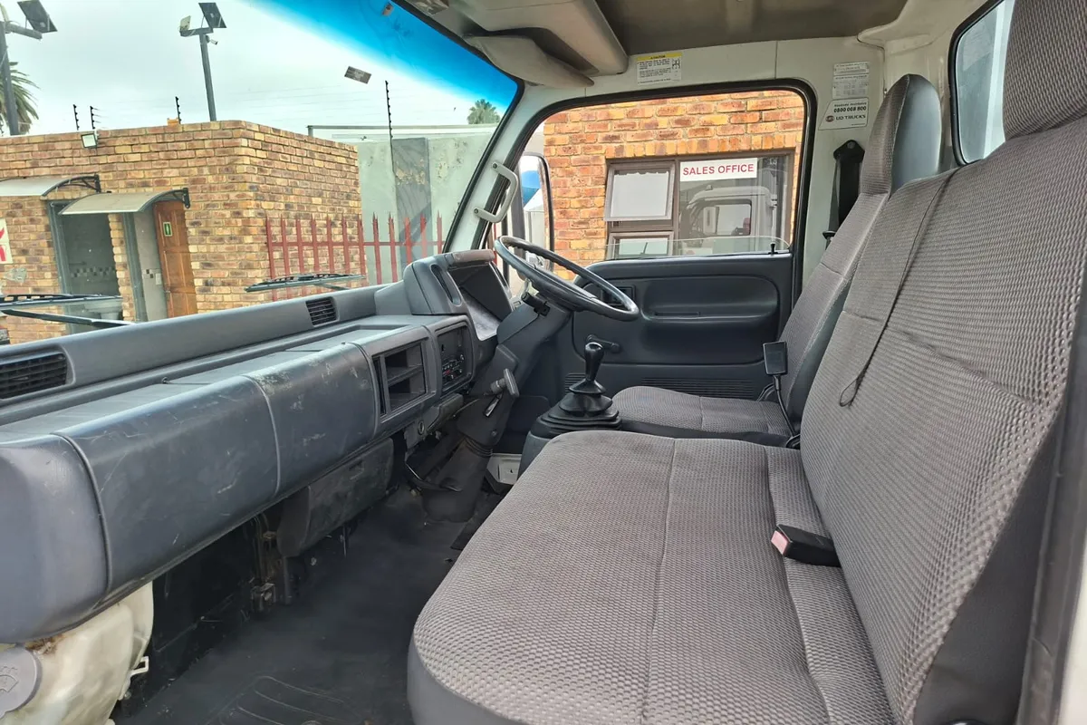2011 UD40L image 7