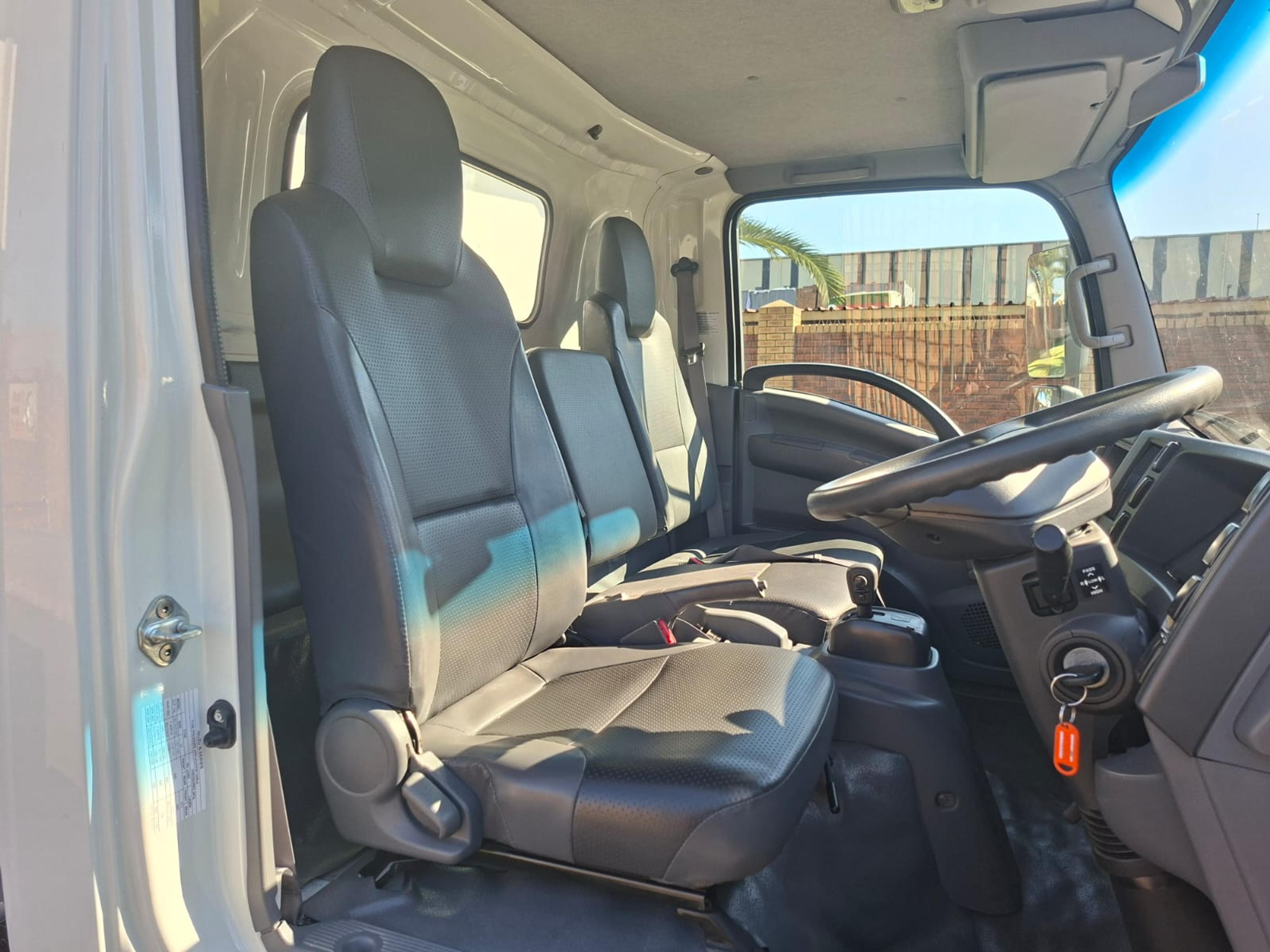 2018 Isuzu Nqr500 Volume Body - image 6