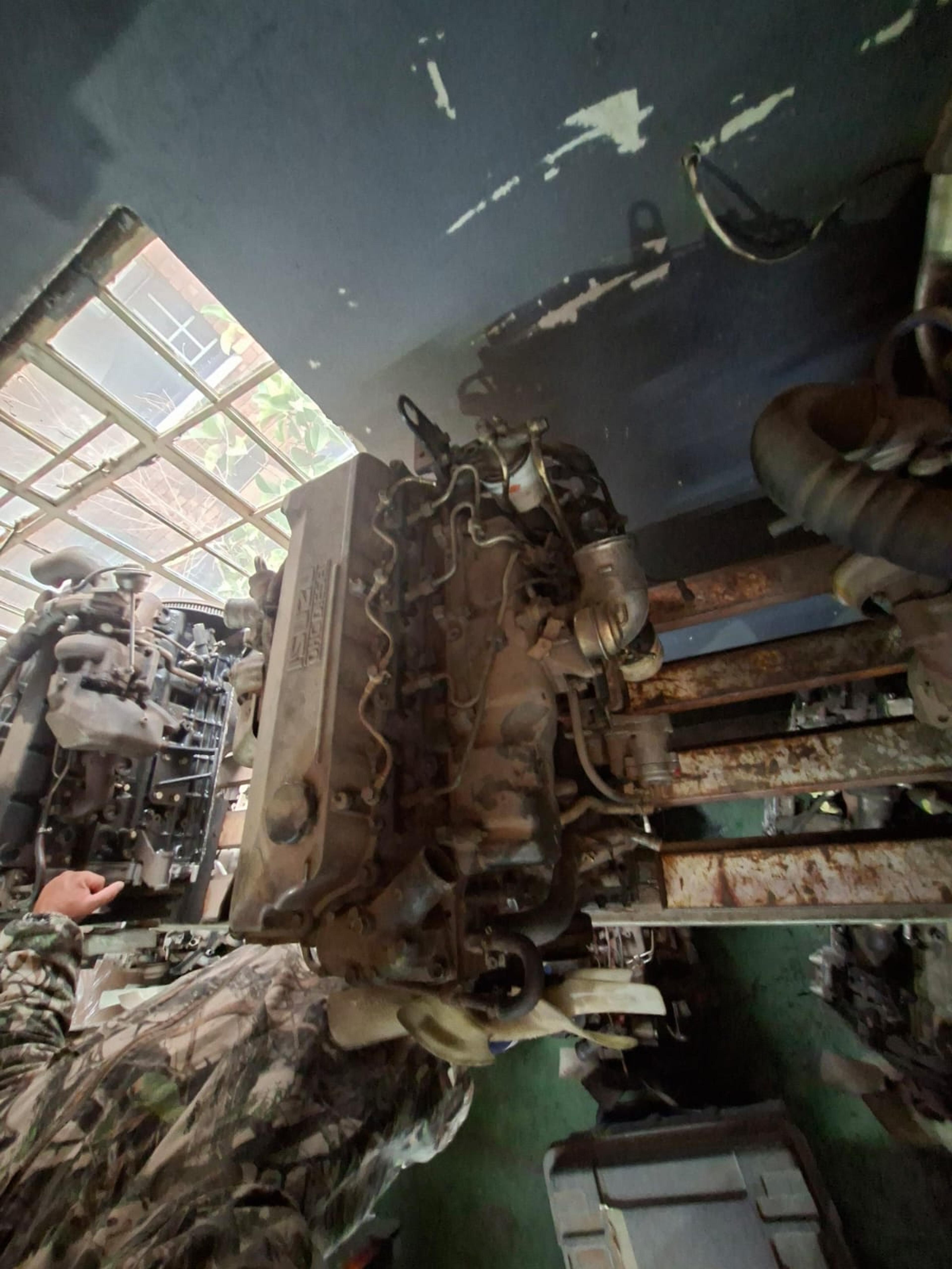 ISUZU 4HE1 ENGINE image 2
