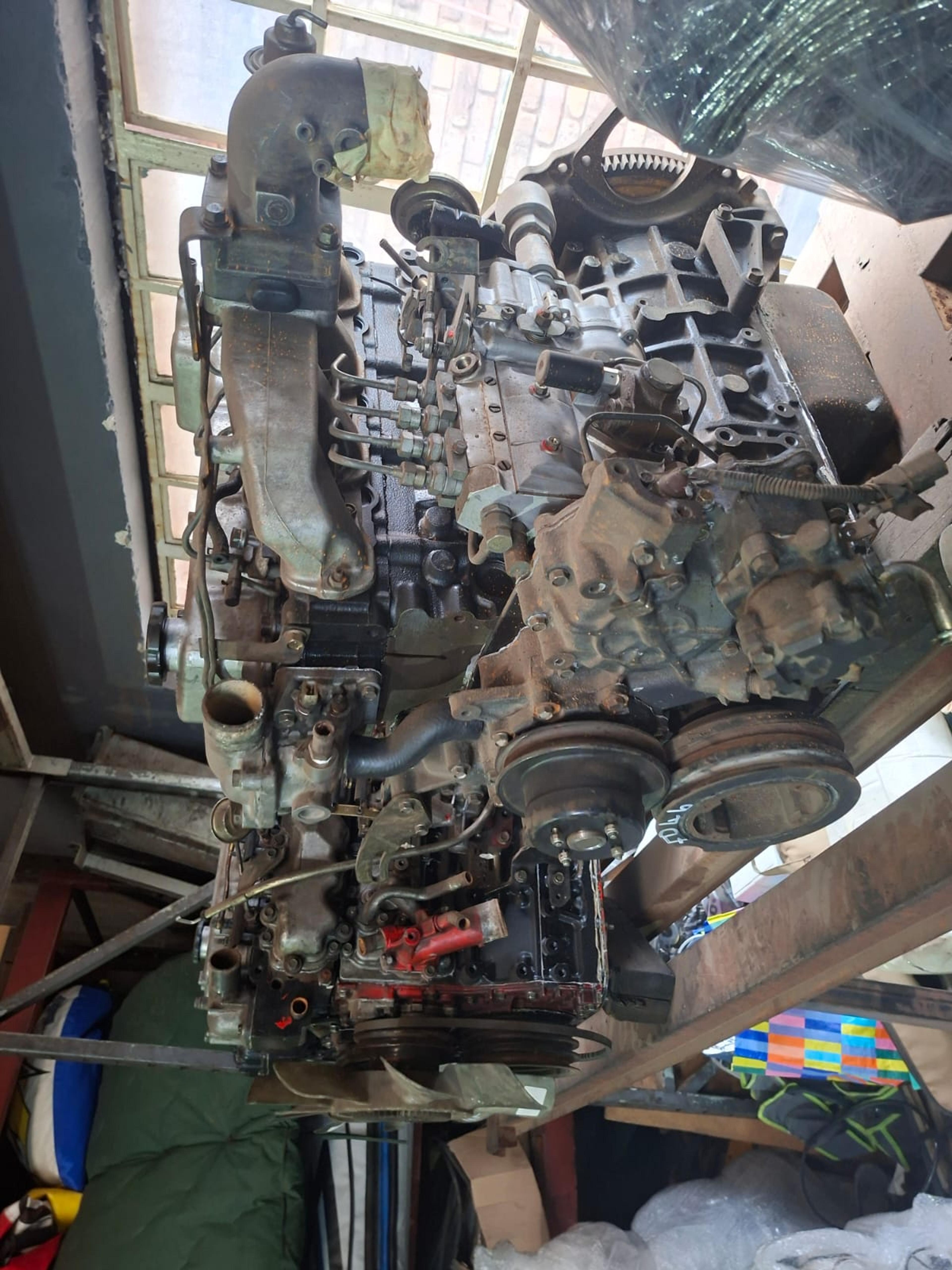 NISSAN / UD FD46 ENGINE image 2
