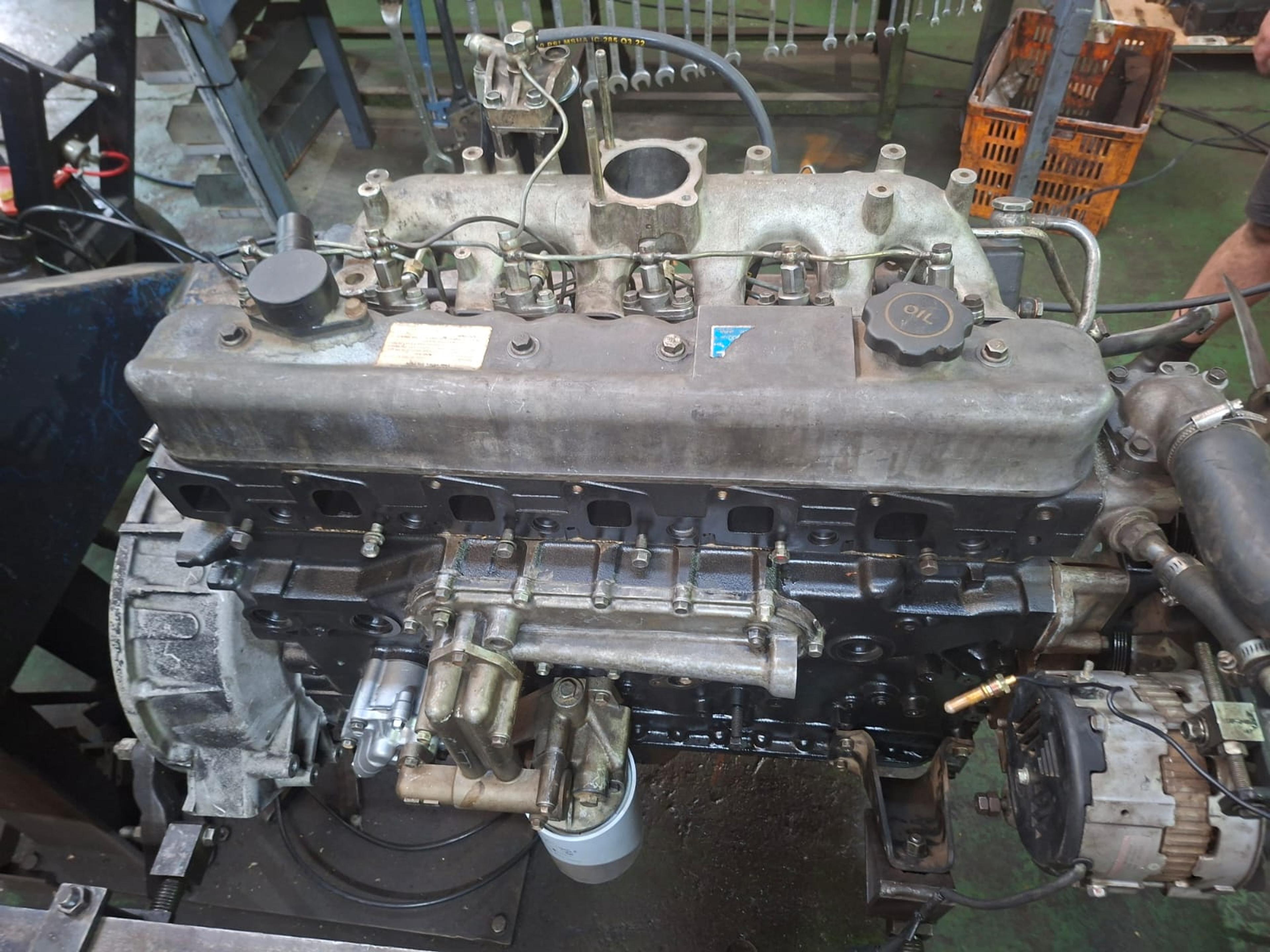 UD/NISSAN FE6 TURBO ENGINE image 2