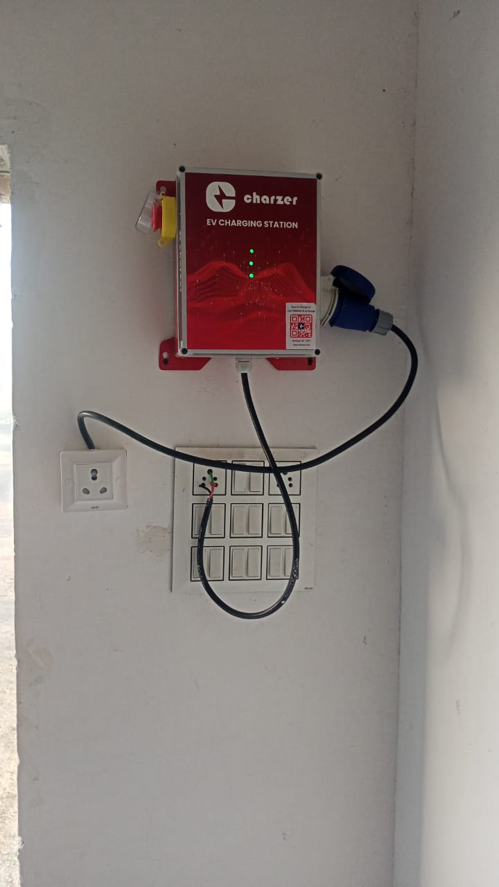 SHREE MANGALAM KSK IOCL PETROL PUMP 1 electric vehicle charging station in Surat
