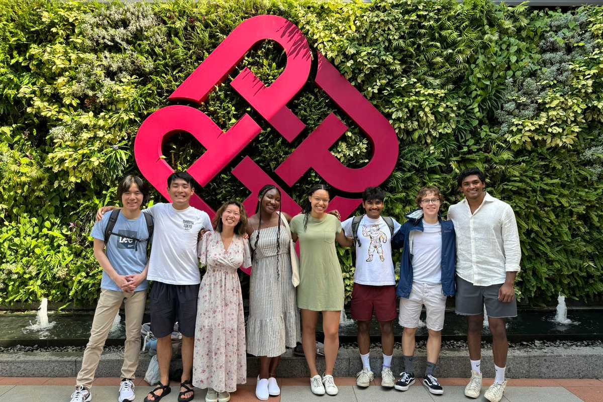 Jenna Nguyen (third from the right), Charlene Pobee (fourth from the right) and Kaitlyn Sallee (fifth from the right) among the McKelvey engineering student group during the service-learning experience. Photo courtesy of Kaitlyn Sallee.