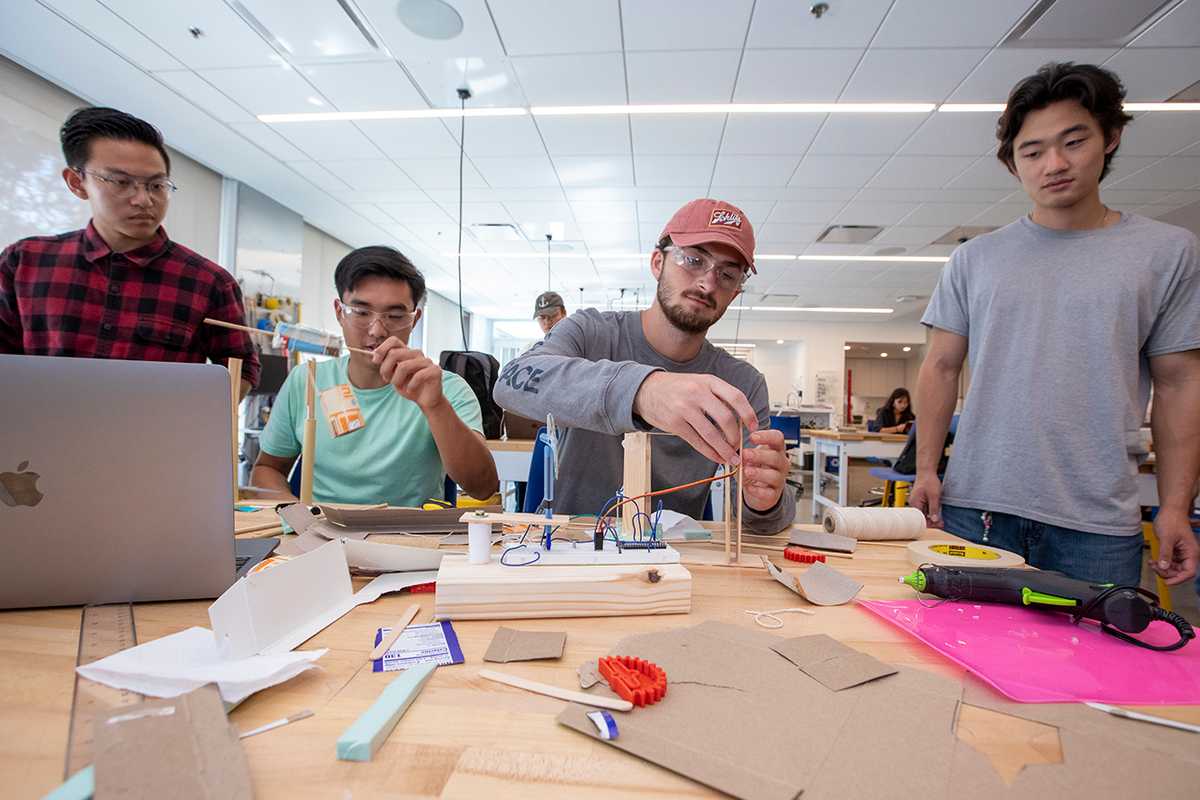 Students in the McKelvey School of Engineering at Washington University in St. Louis designed prototypes for a device that could help environmental engineers monitor the air quality impact of factory farms in Missouri. The students built their prototypes in the Spartan Light Metal Products Makerspace in Jubel Hall. (All Photos: Joe Angeles/Washington University)