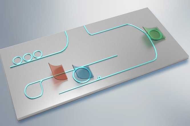 This photonic chip has several thin films integrated into its structure to provide multiple functionalities, such magneto-optical and electro-optical modulation, and more efficient processing capabilities. (Image: Sang-Hoon Bae)
