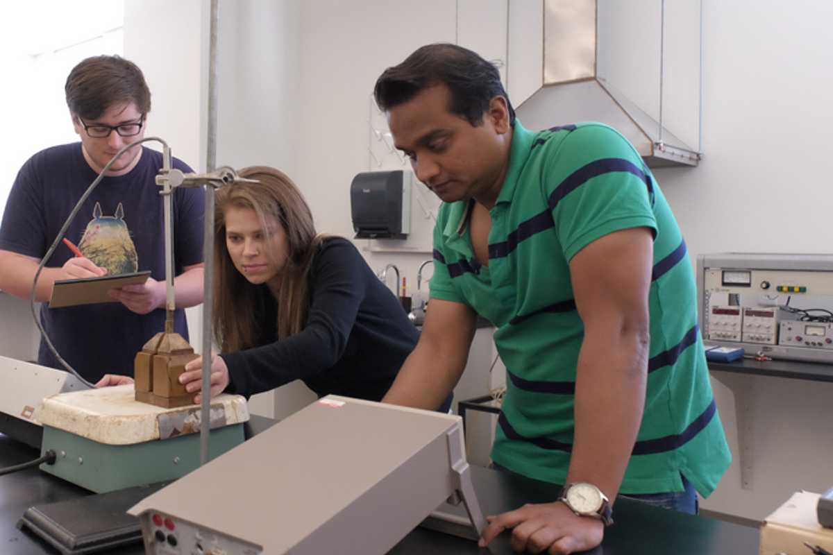 As many as 20 students in the UMSL/WUSTL Joint Undergraduate Engineering Program could be hired this semester to take part in an Engineering Services Program at Boeing. They’ll be paid for their work and have the opportunity to gain experience working on real-world engineering projects. (Photo by August Jennewein)