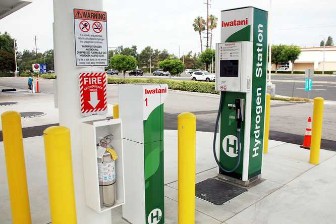 A hydrogen refueling station for fuel cell vehicles in California. To make the technology more affordable worldwide, WashU researchers are developing highly efficient, durable iron components for fuel cells to replace more expensive precious metals. (Photo: Shutterstock) 