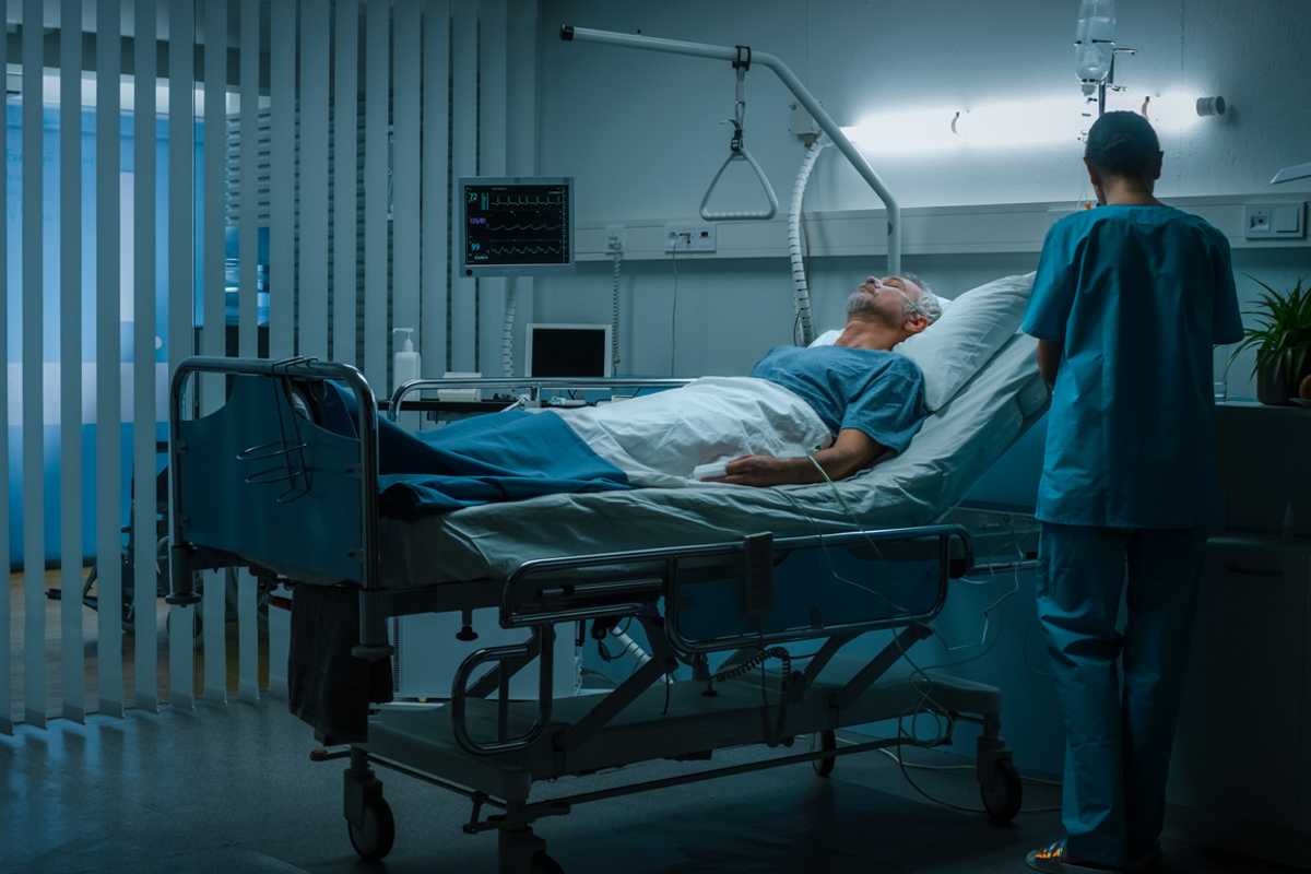 A multi-disciplinary team of researchers at Washington University in St. Louis is developing a machine-learning-based early warning system model to predict this deterioration and improve patient outcomes. (iStock photo)