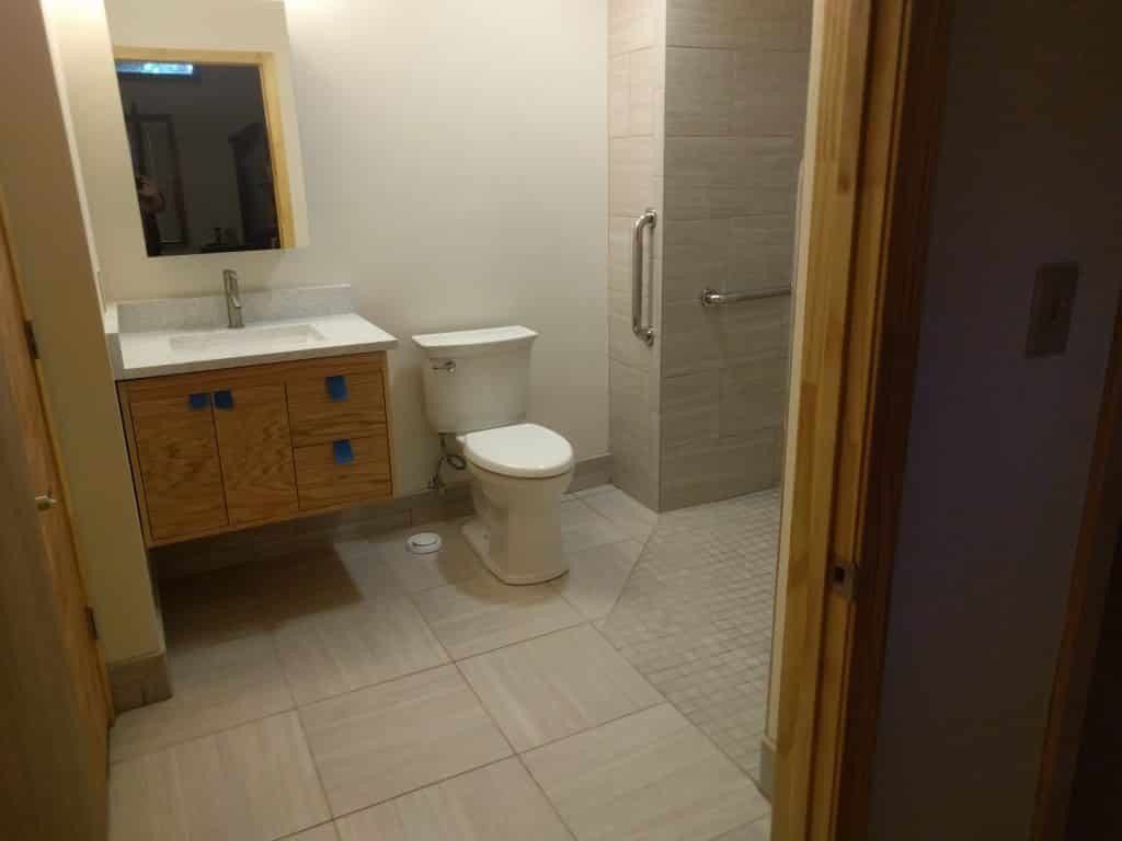 Barrier free shower entrance