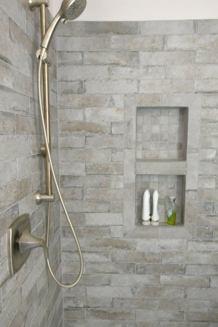 10 Best Tile Layouts For Shower Walls, What Is The Best Size Tile For A Shower Floor