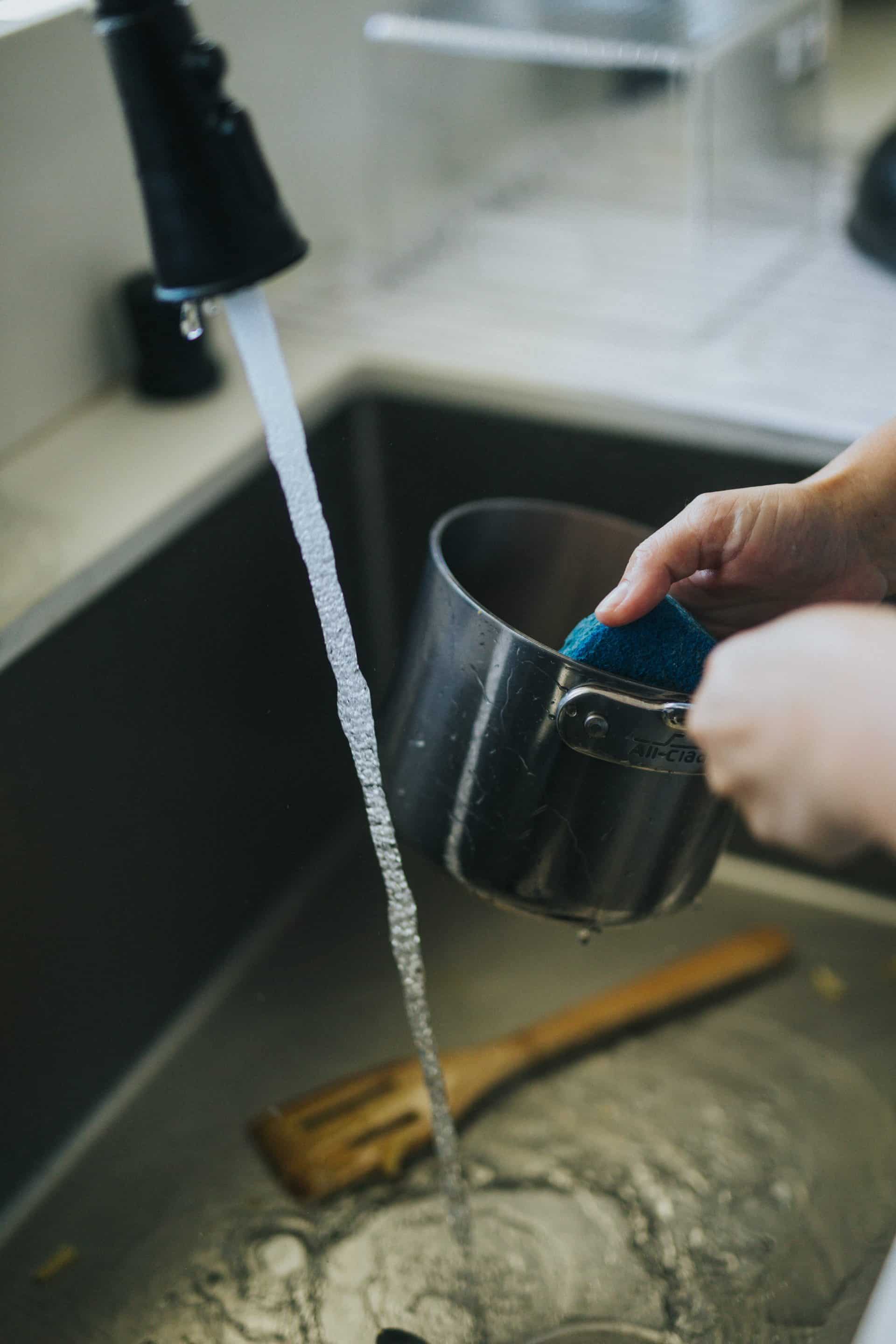 washing-dishes
