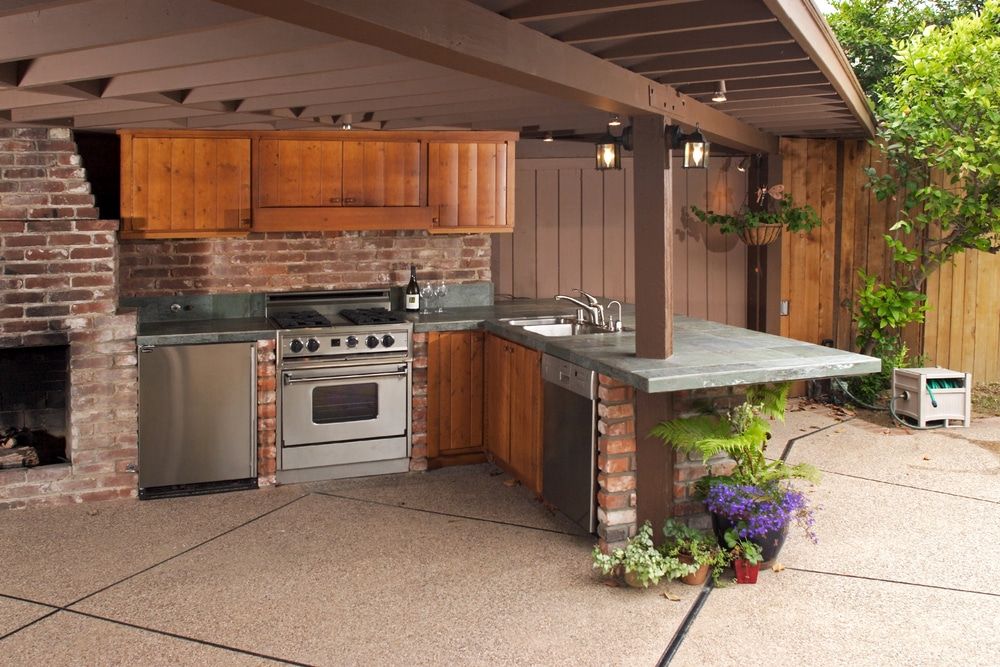 Outdoor Kitchen and Grill
