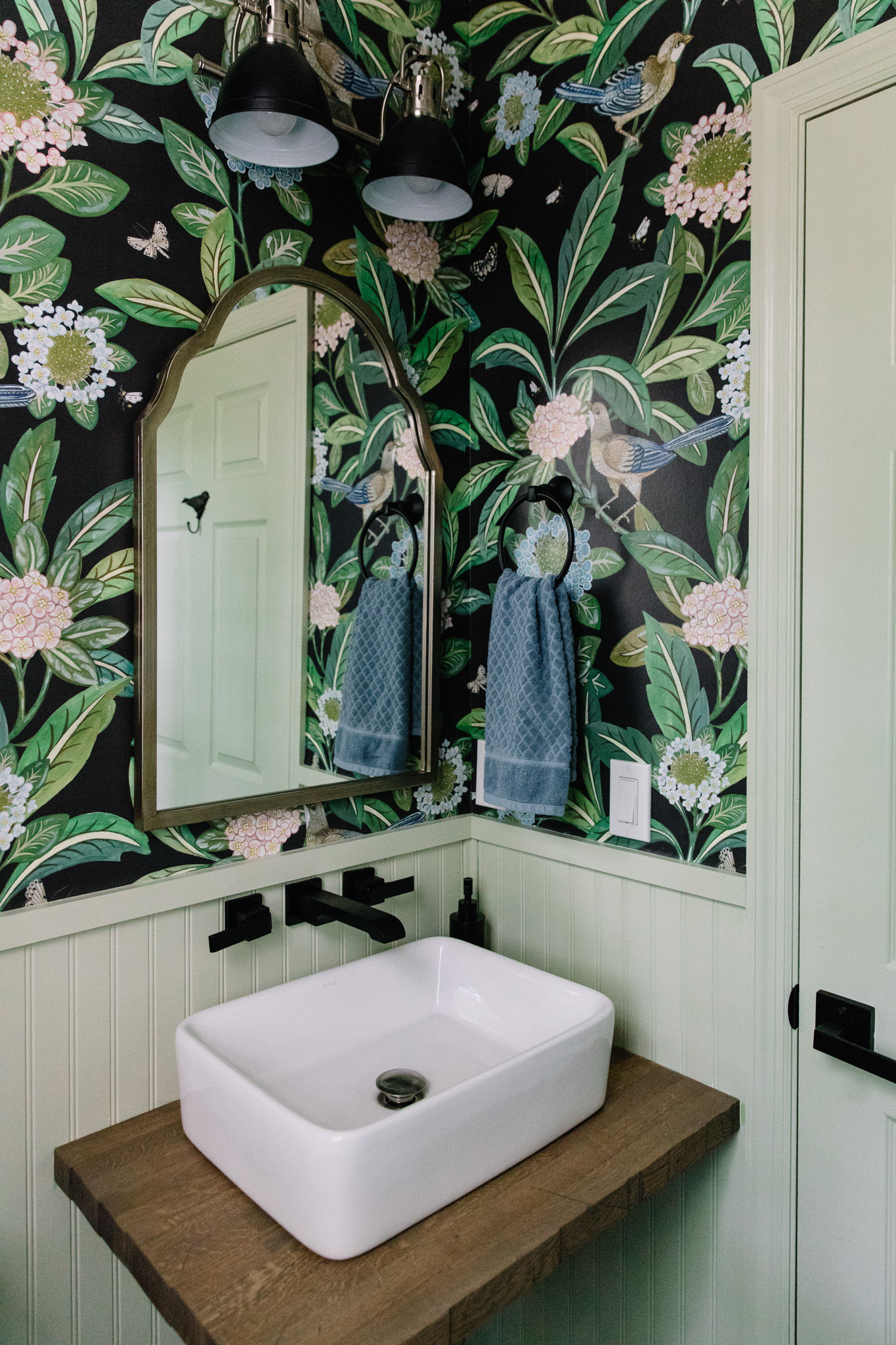 mcmanus winged foot websize-32 2022 Design Trends Fun wallpaper