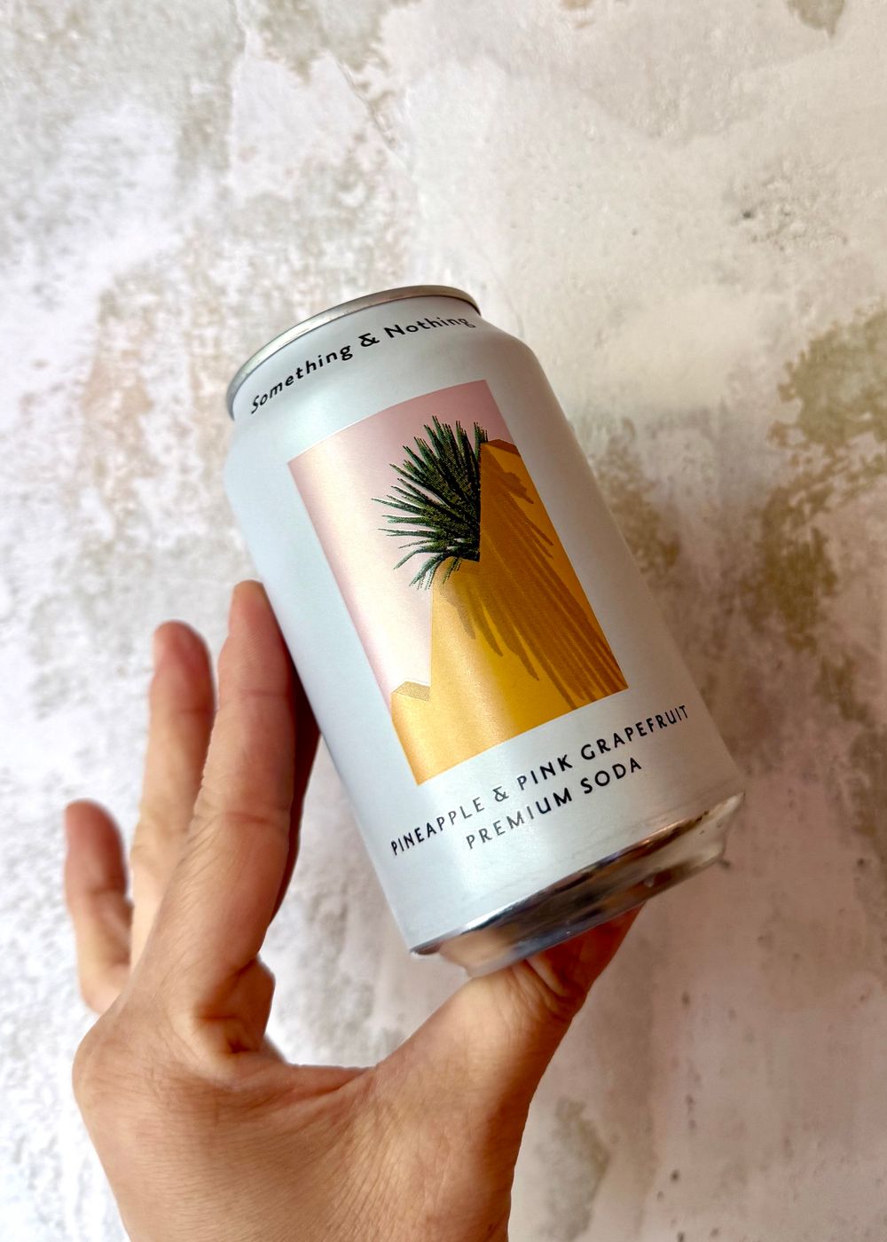 Pineapple & Pink Grapefruit Premium Soda 0%