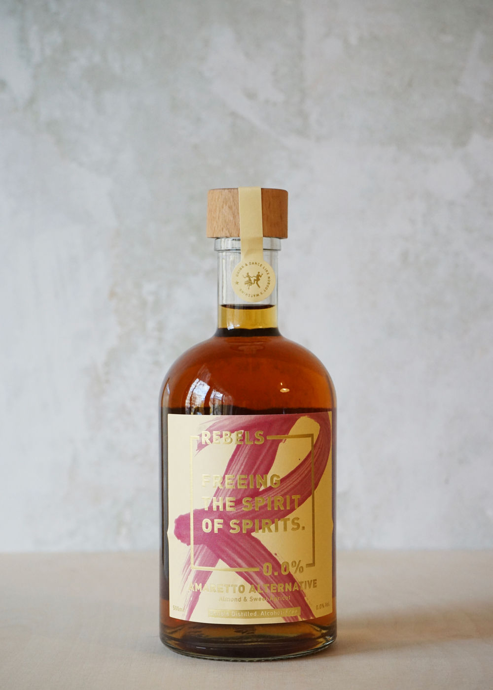 REBELS 0.0% Alternative au rhum (sans alcool) ᐅ Commandez en ligne  maintenant – undrunk