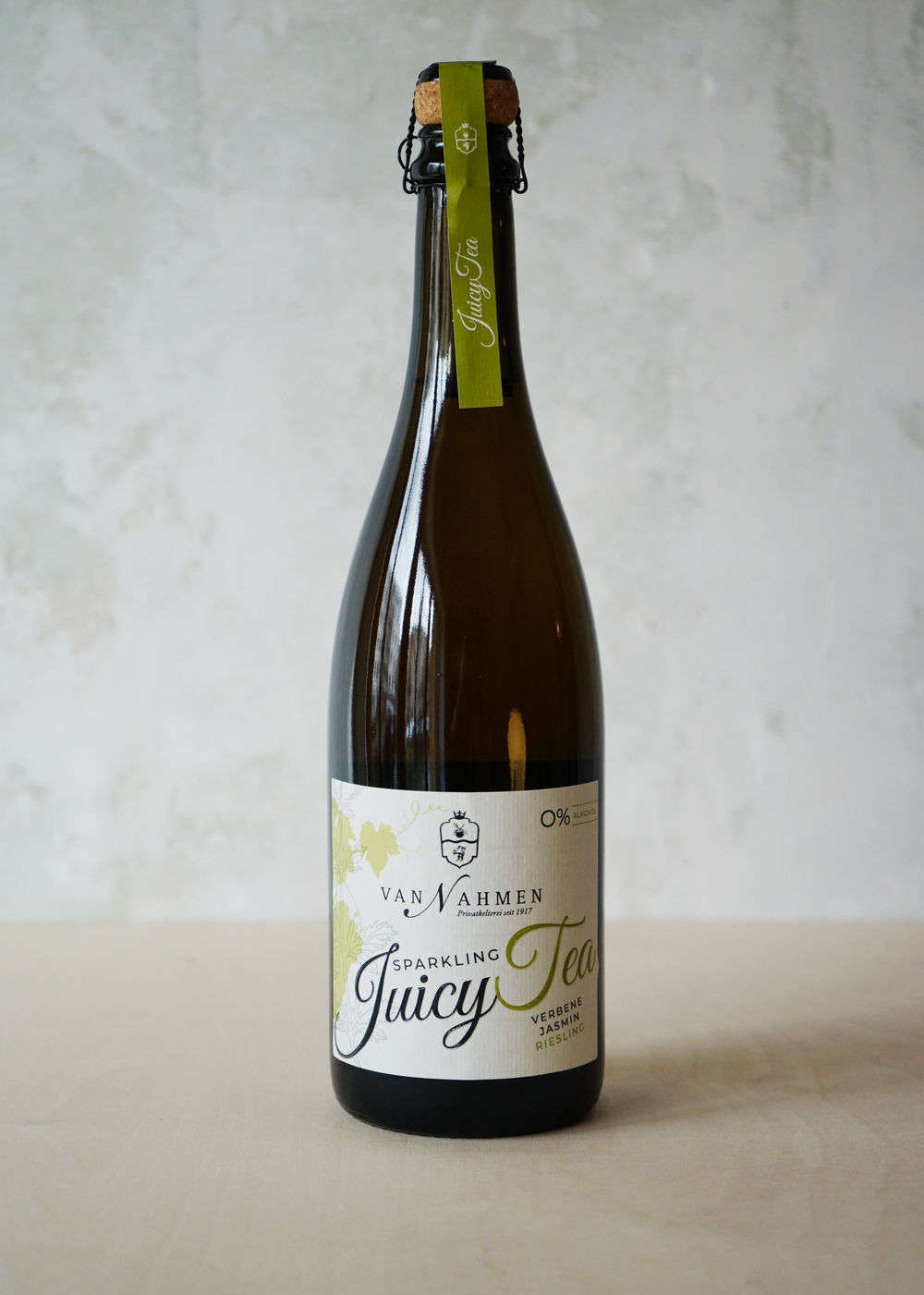 Sparkling Juicy Tea with Verbena, Jasmine & Riesling