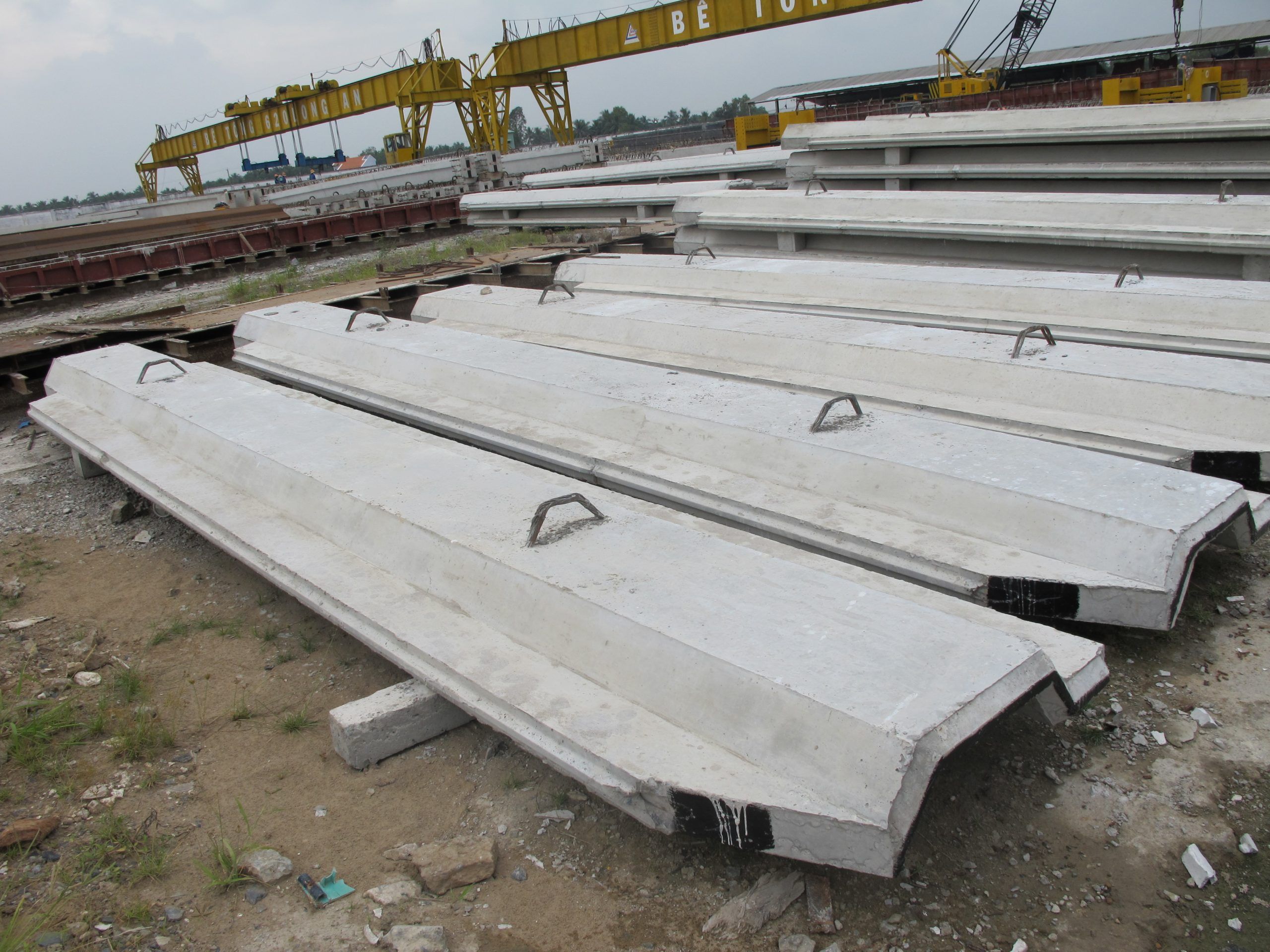 sheet pile Karanganyar