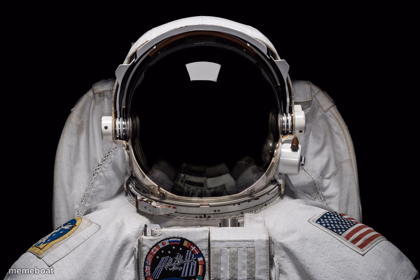 Empty Astronaut Suit - meme generator image preview