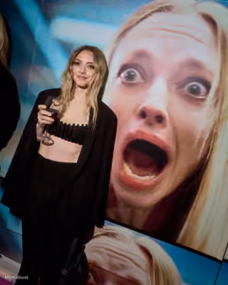 Amanda Seyfried Calm and Screaming