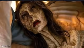 Creepy scary old woman / Waiting for It