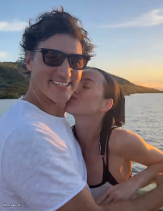 Katy Perry New Vacation Photo with Justin Trudeau