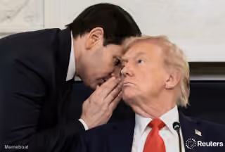 Marco Rubio Giving Note to Trump About Middle East