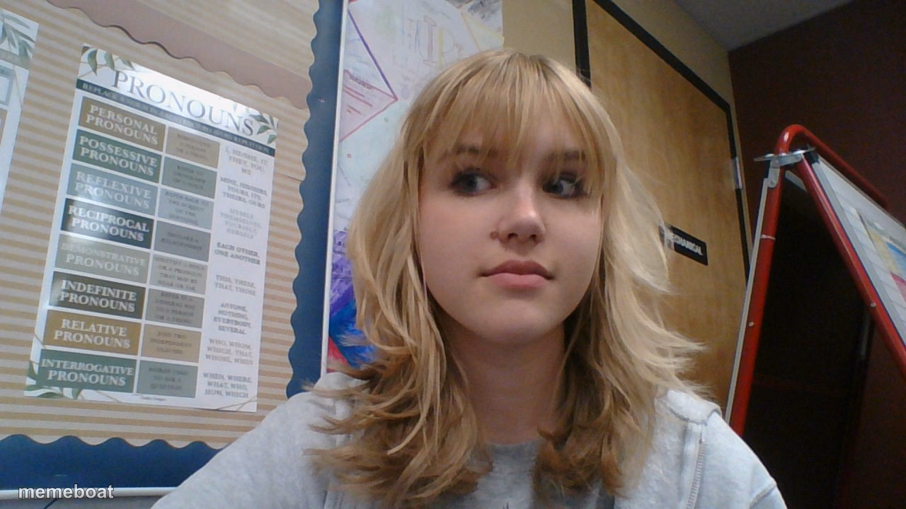 Reina_Dont_Laugh_Ur_In_Class - meme generator image preview