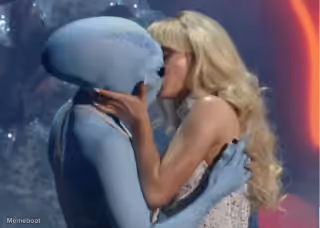 Sabrina Carpenter Kissed an Alien