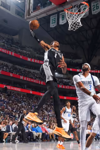 Victor Wembanyama Dunking
