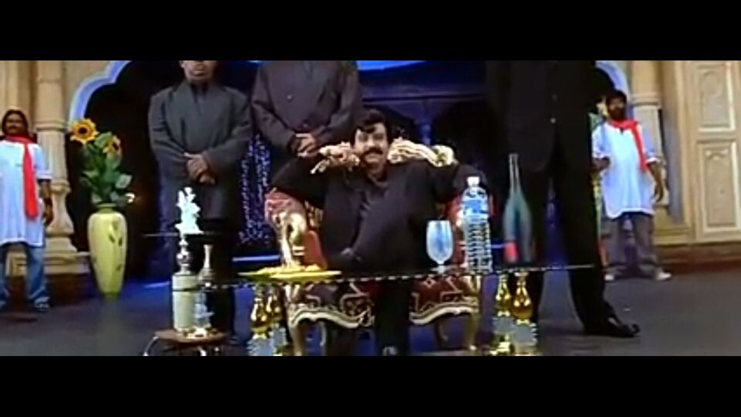 Padikathavan meme template with Radhakrishnan (Rocky) (Dhanush) with Assault Arumugam (Vivek)